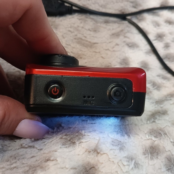 Vivitar Red Action Camera with Accessories - Picture 6 of 11